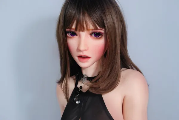 Elsa Babe Kurai Sakura