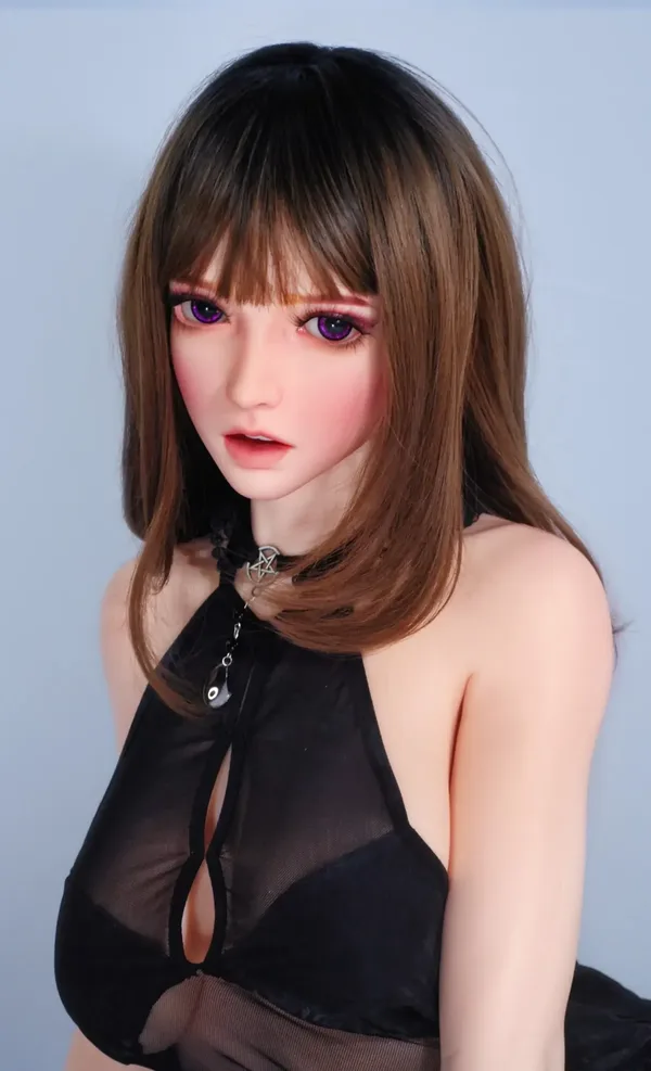 Elsa Babe Kurai Sakura