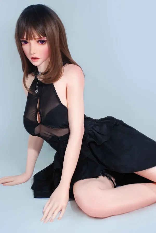 Elsa Babe Kurai Sakura